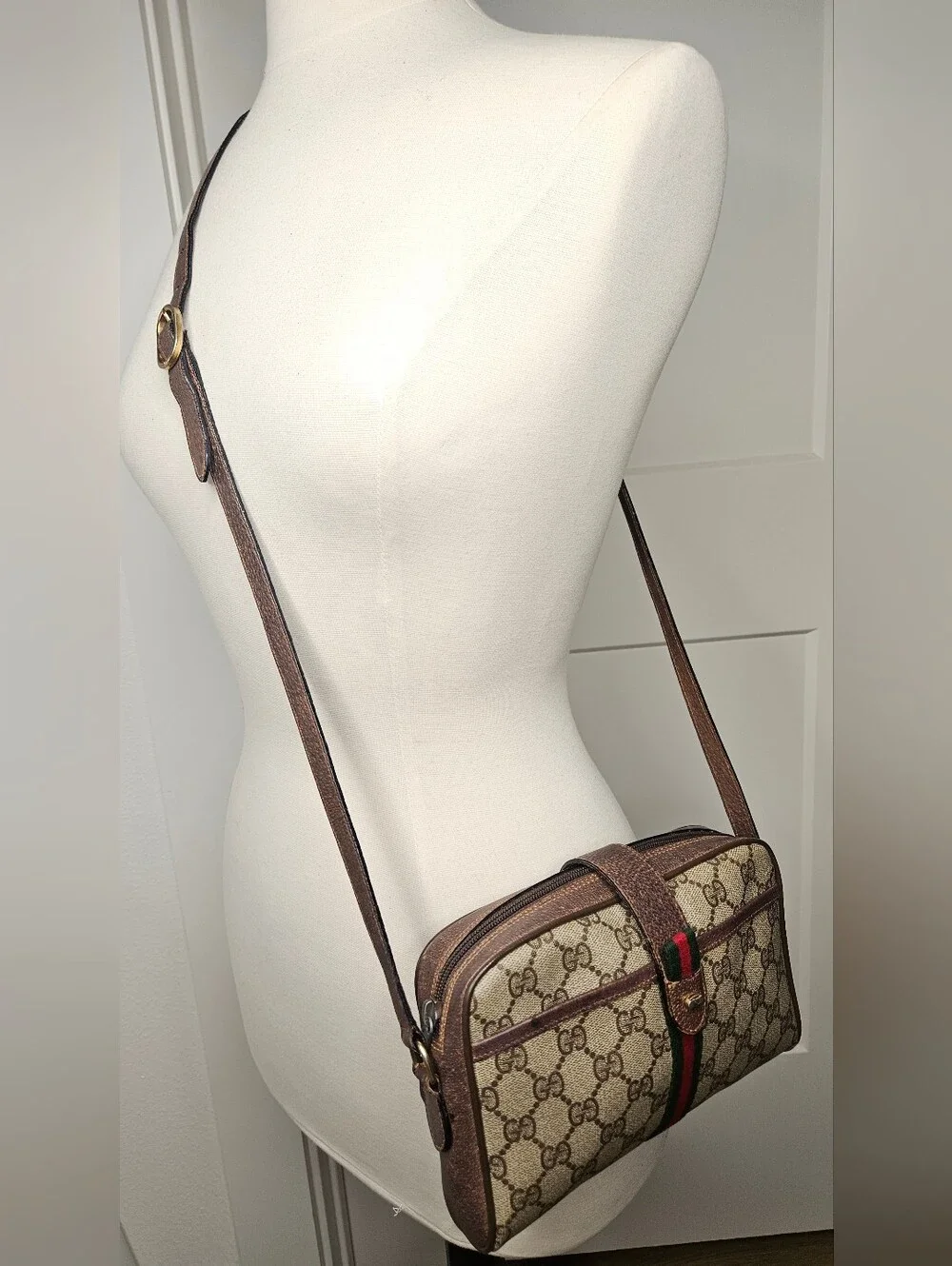 Authentic 80s Gucci GG Supreme Sherry  Ophidia Camera Crossbody Shoulder Bag